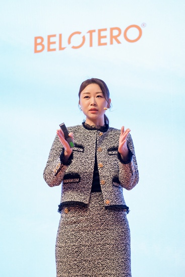 이마 필러 강연 장면